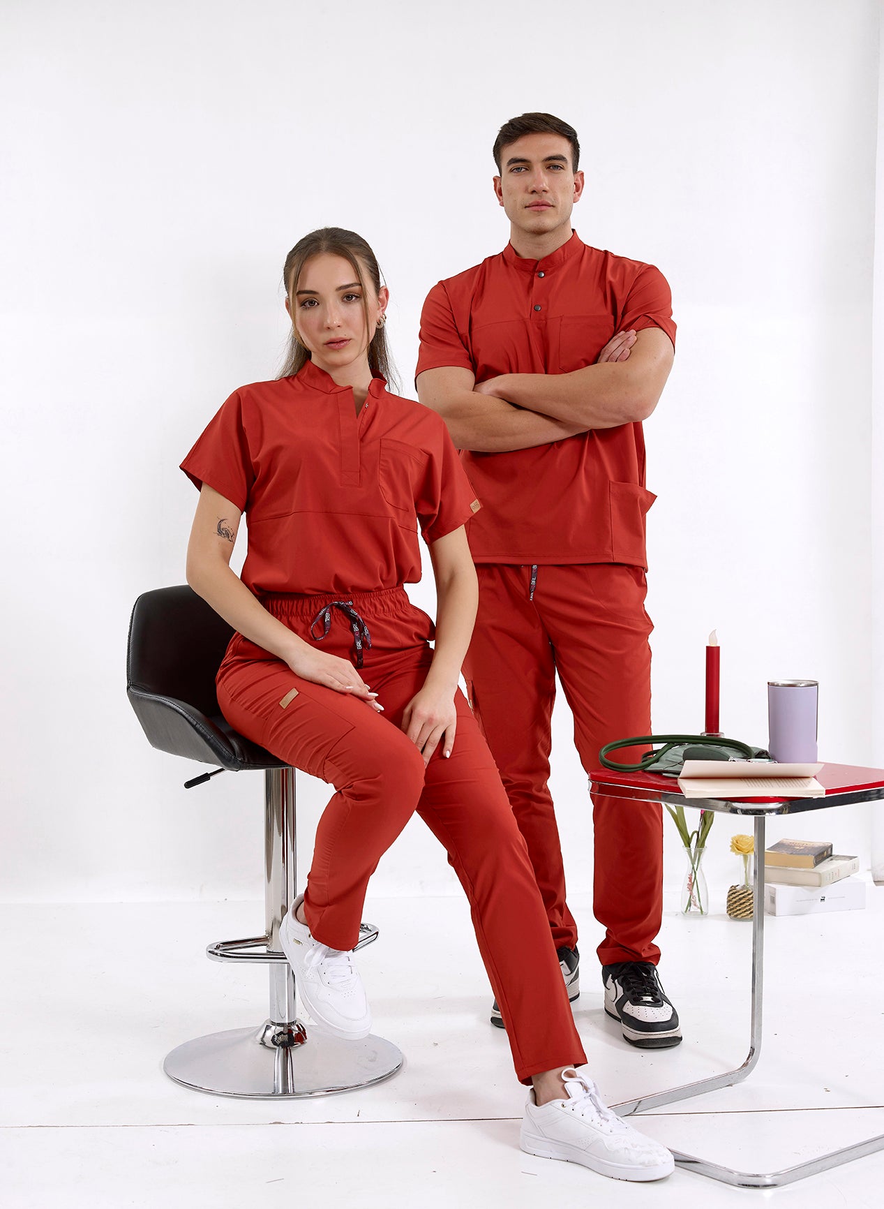 BRL Uniforma - Blusa médica unisex de cuello redondo y elástico en dos direcciones Bagel